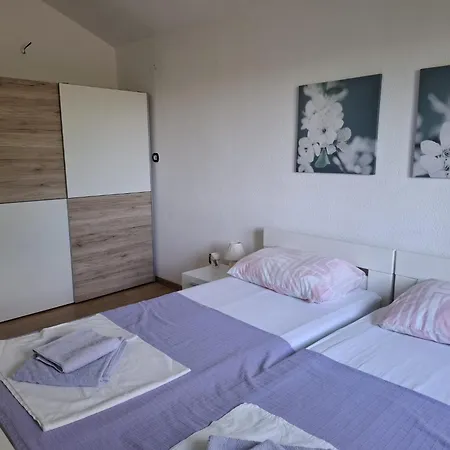 Lilium Apartment *