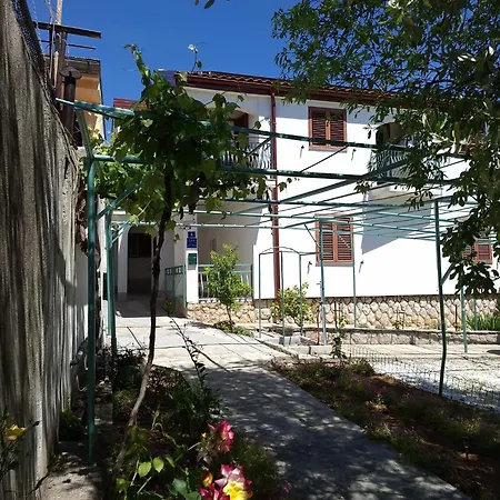 Lilium Apartment
